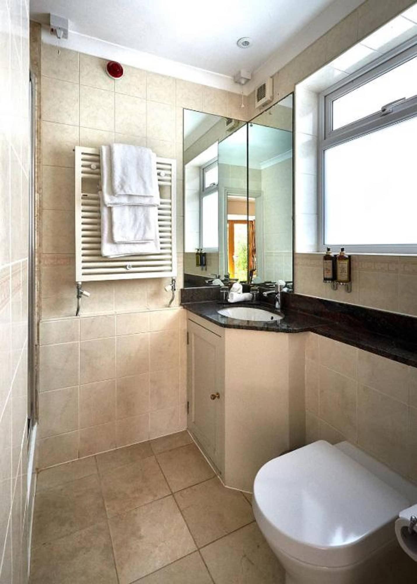 Dorian House Boutique B&B - Free Parking! Bath Luaran gambar A bathroom