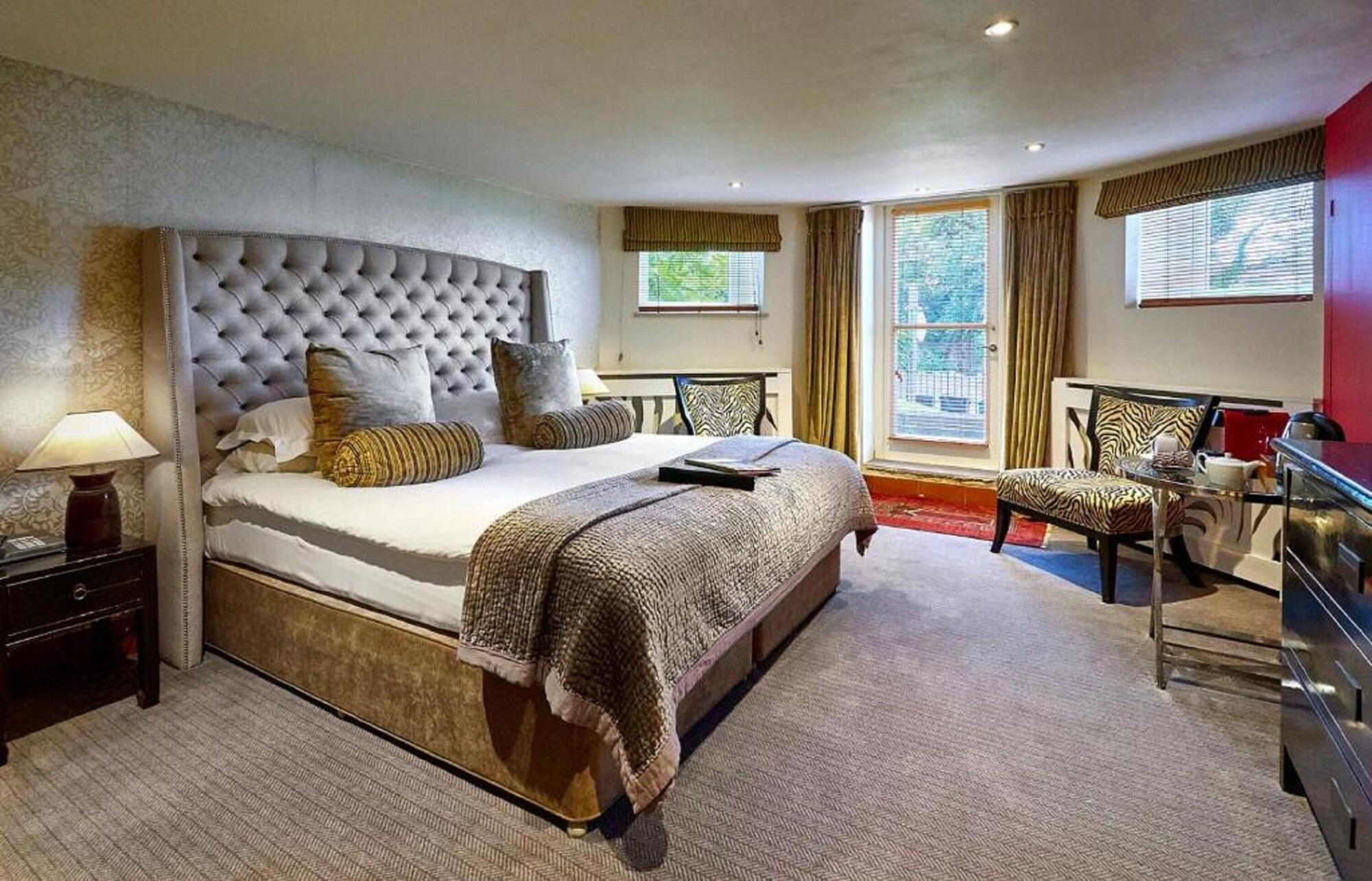 Dorian House Boutique B&B - Free Parking! Bath Luaran gambar A bedroom at The Grove