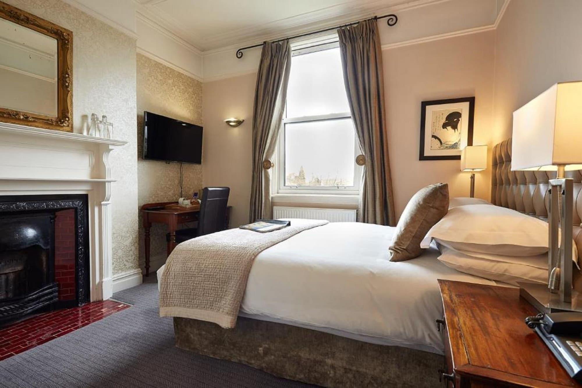 Dorian House Boutique B&B - Free Parking! Bath Luaran gambar A bedroom at the hotel