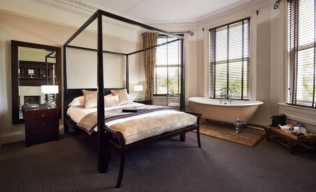 Dorian House Boutique B&B - Free Parking! Bath Luaran gambar A suite at the hotel