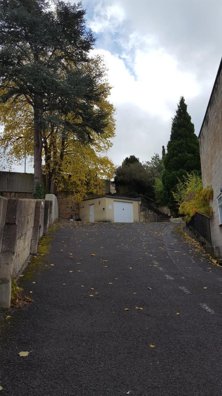 Dorian House Boutique B&B - Free Parking! Bath Luaran gambar The entrance to the station