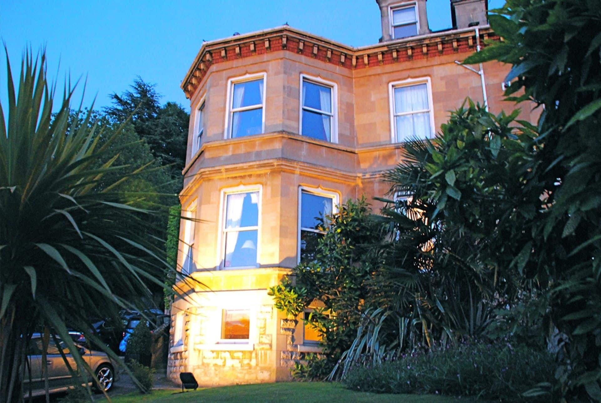 Dorian House Boutique B&B - Free Parking! Bath Luaran gambar The former home of the 10th Duke of Grafton at 100 Park Street, Edinburgh